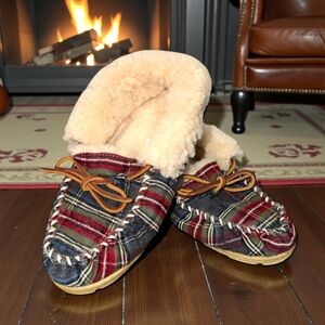 L.L. Bean Women’s Wicked Good Plaid Flannel Shearling Moccasin Slippers Size 8